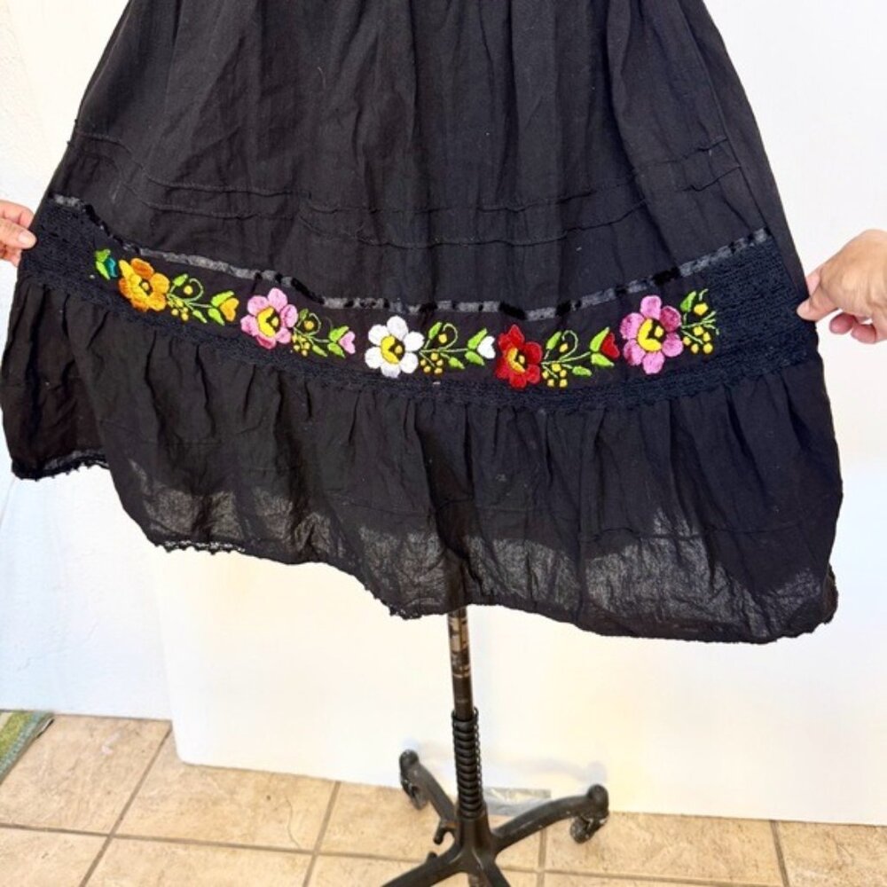 Mexican hand embroidered artesian black floral dress Off Shoulder Cotton Medium - Picture 4 of 12